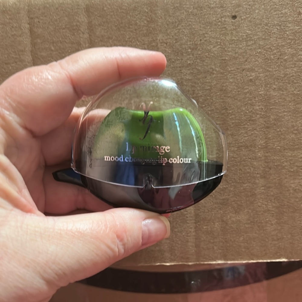 YBF Lip Mirage Mood Changing Lip Color Awesome Apple